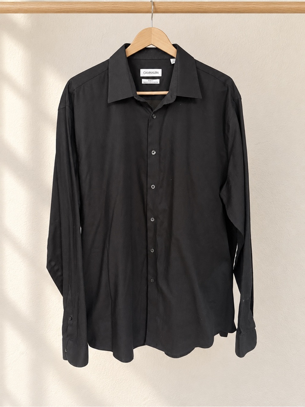 Calvin Klein Men's Black Long-Sleeve Button-Down Dress Shirt